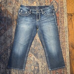 Vigoss Dublin Women's Faded Blue Capri Boyfriend Jeans